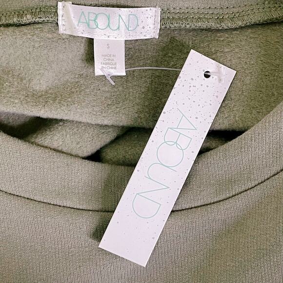 Abound Drop Shoulder Puff Sleeve Cropped Sweatshirt Olive Sage Night size S NWT - Picture 10 of 12